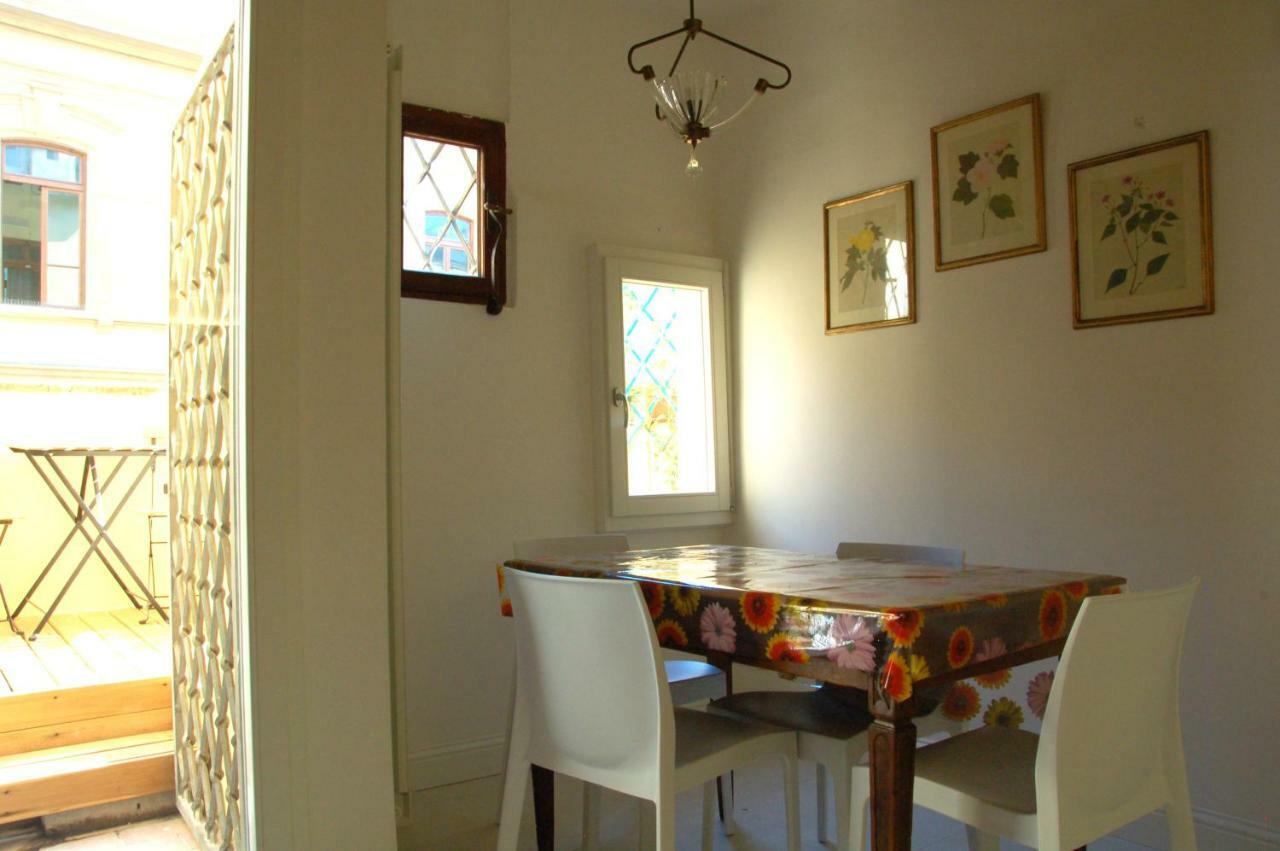 Borgo San Frediano Suites ฟลอเรนซ์ ภายนอก รูปภาพ
